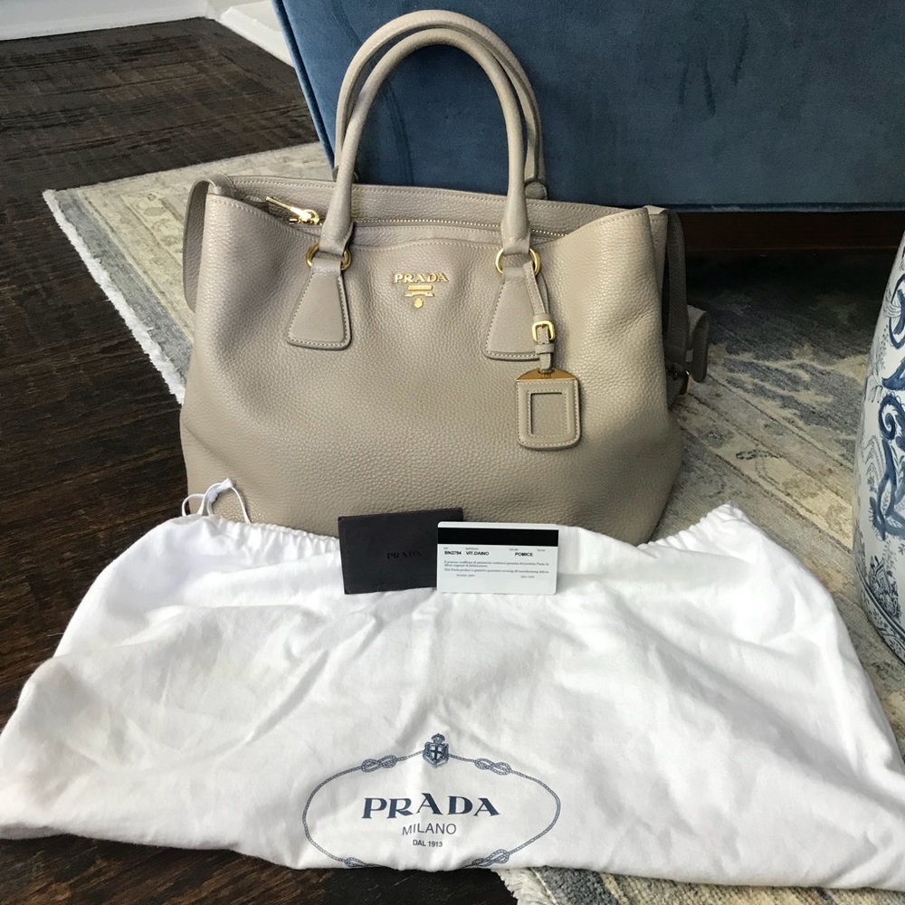 *Authentic* Prada Vitelli Daino Leather Tote